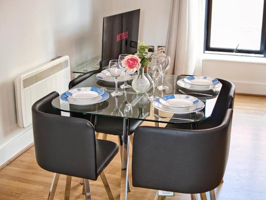 Lovely 1 Bedroom Apartment - Bham City Centre Birmingham Ngoại thất bức ảnh