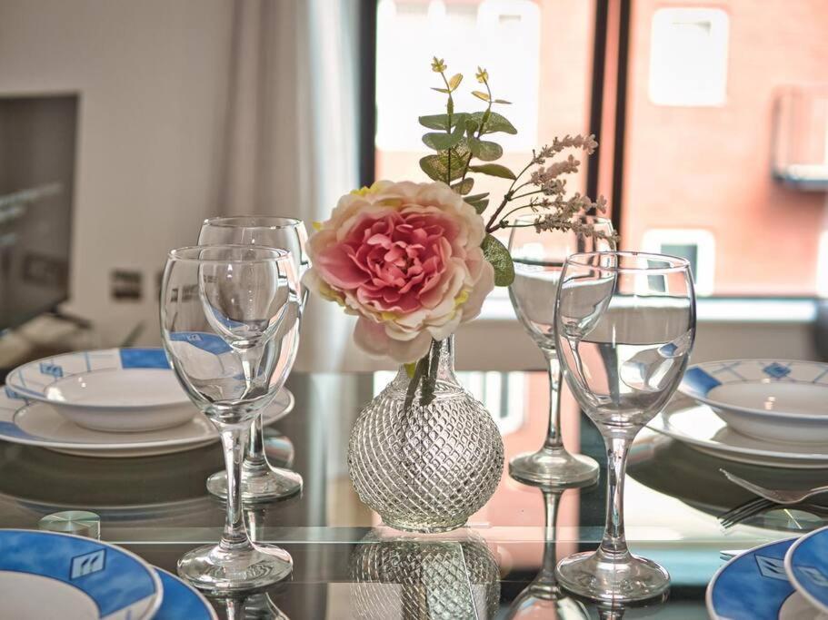Lovely 1 Bedroom Apartment - Bham City Centre Birmingham Ngoại thất bức ảnh