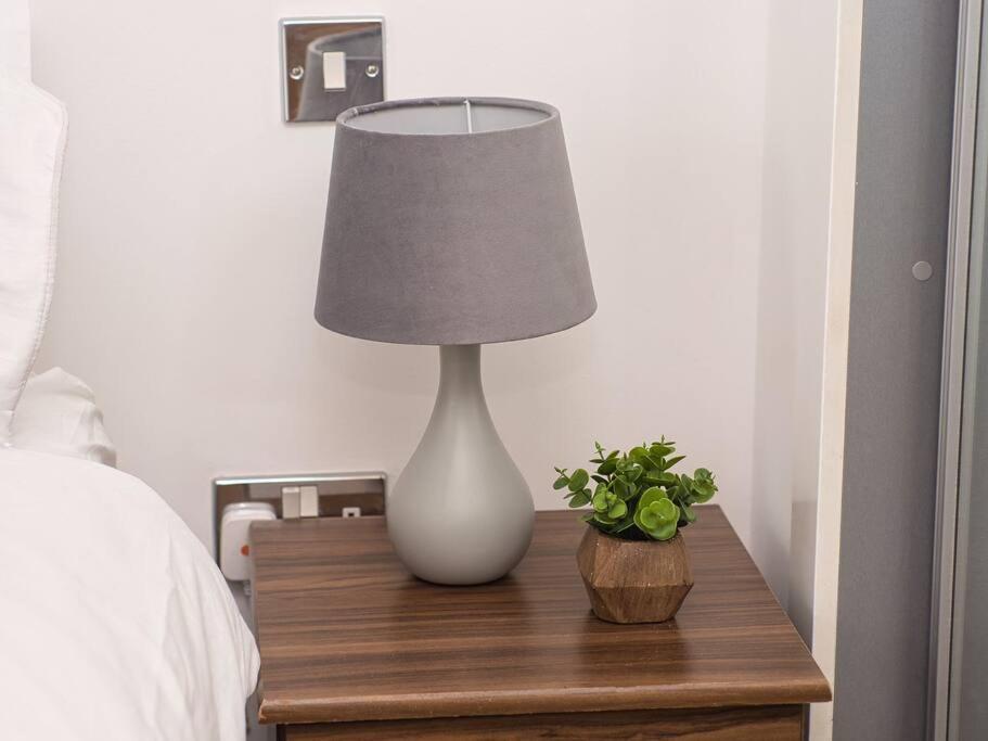 Lovely 1 Bedroom Apartment - Bham City Centre Birmingham Ngoại thất bức ảnh